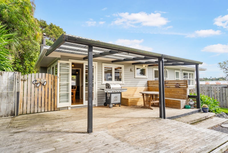 5 Glendene Avenue, Glendene, Auckland - Carousel 2