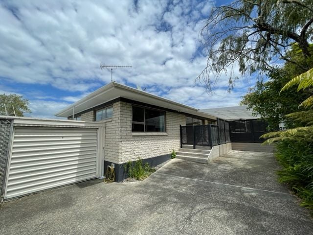 1/300 Beach Road, Campbells Bay, Auckland - Carousel 2