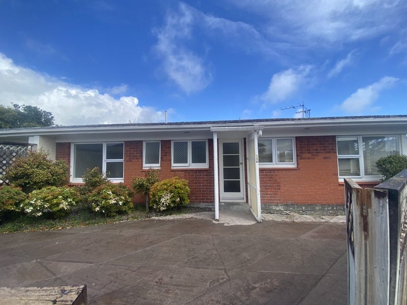1/15 Baring Terrace, Strandon, New Plymouth - Carousel 1