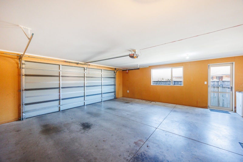 21 Cleveland Heights, Kelvin Grove, Palmerston North - Carousel 23