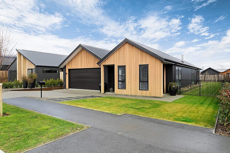 15 Ward Street, Jacks Point, Queenstown - Carousel 1