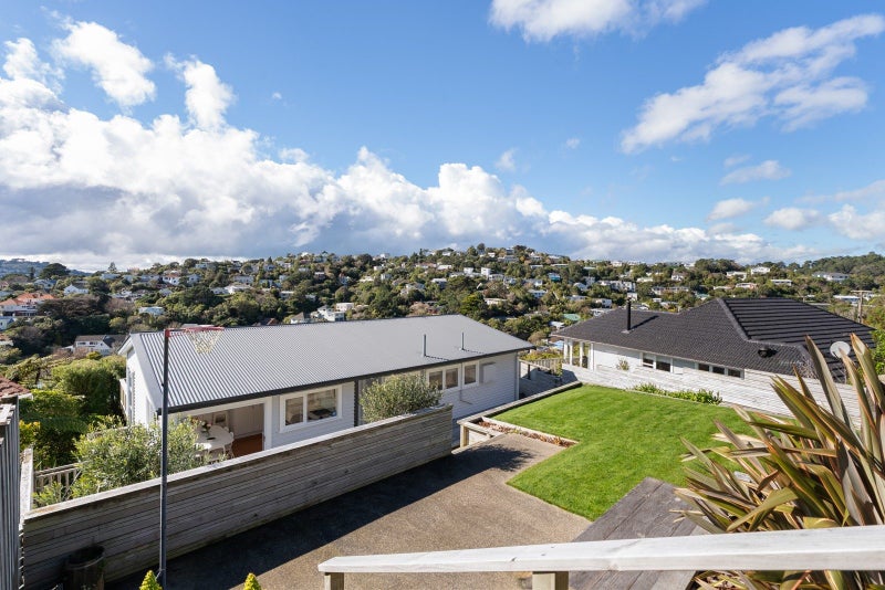 74 Kano Street, Karori, Wellington - Carousel 1