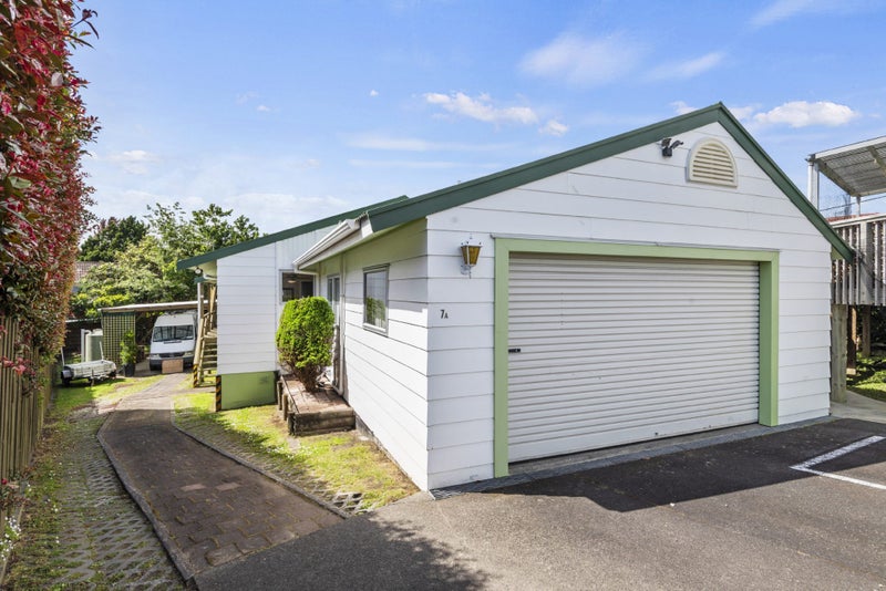 7 Bardia Street, Belmont, Auckland - Carousel 2