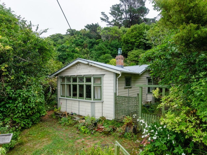 27 Baroda Street, Khandallah, Wellington - Carousel 1