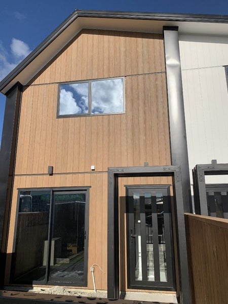 2/97 Whites Line East, Waiwhetū, Lower Hutt - Carousel 1