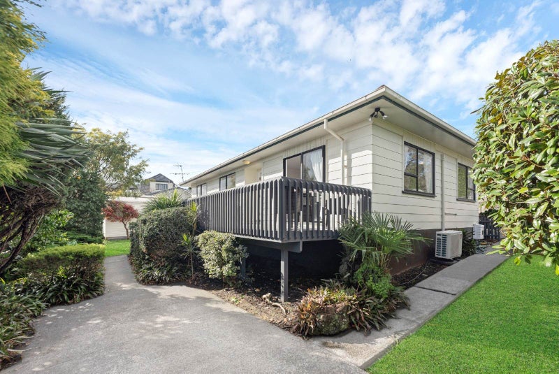 1/67 Lewisham Street, Highland Park, Auckland - Carousel 1