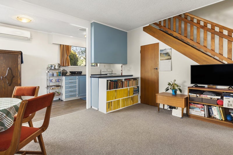 2/115 Queens Drive, Lyall Bay, Wellington - Carousel 2