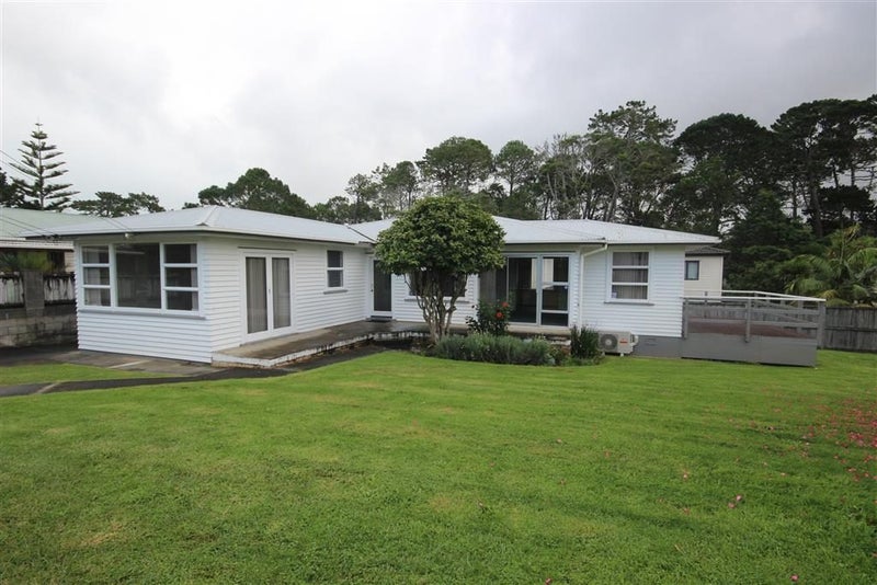 12 Lucknow Place, Blockhouse Bay, Auckland - Carousel 2