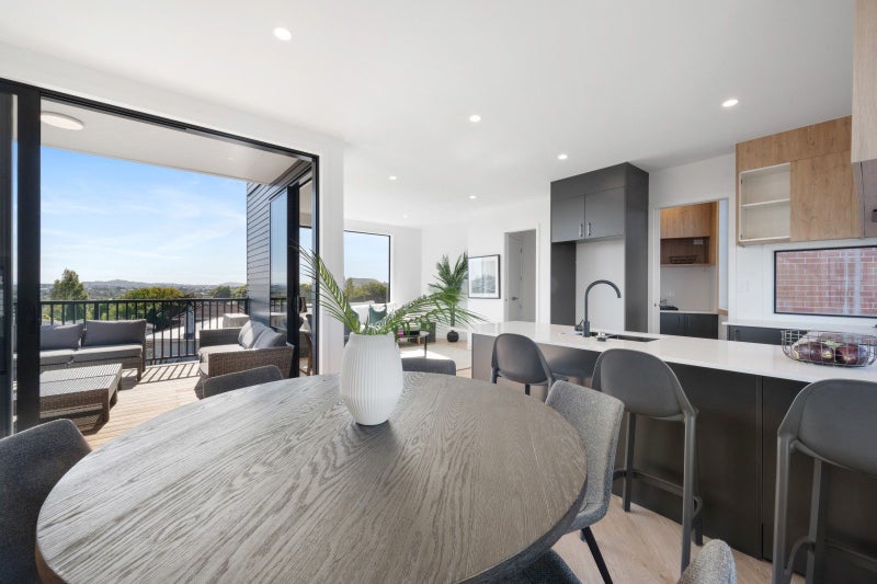 12/8 Bennett Road, Pakuranga, Auckland - Carousel 2