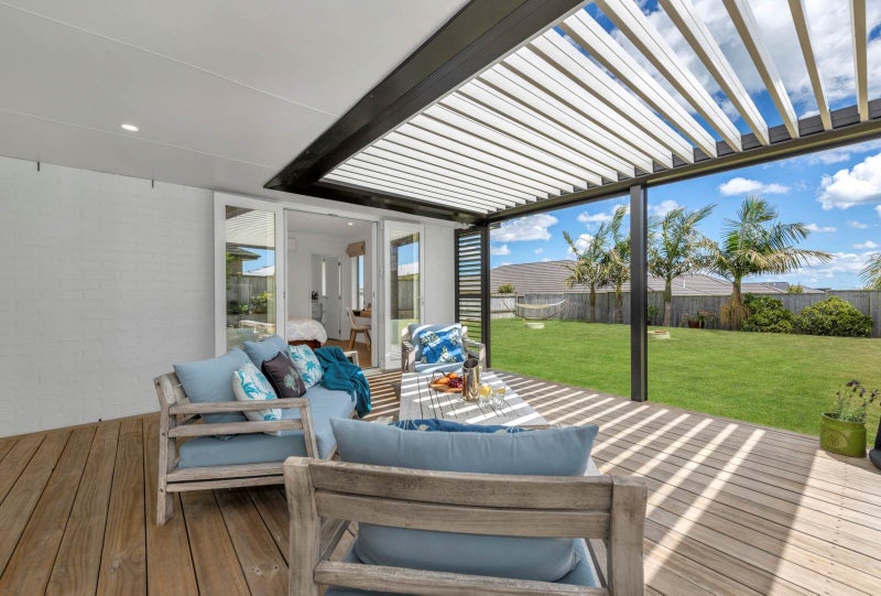 7 Artists Avenue, Beachlands, Auckland - Carousel 1
