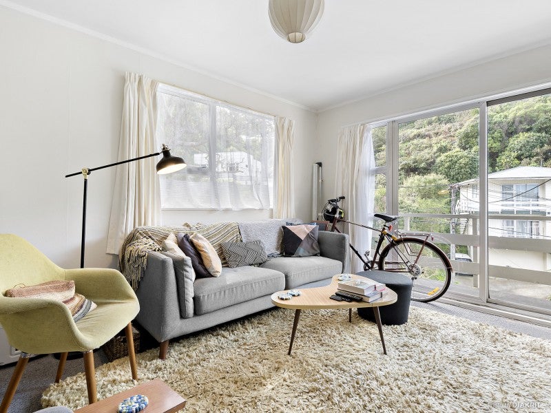 45 Norway Street, Aro Valley, Wellington - Carousel 2