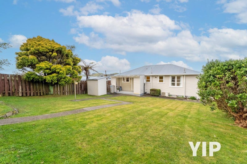 62 Ruskin Road, Newlands, Wellington - Carousel 1