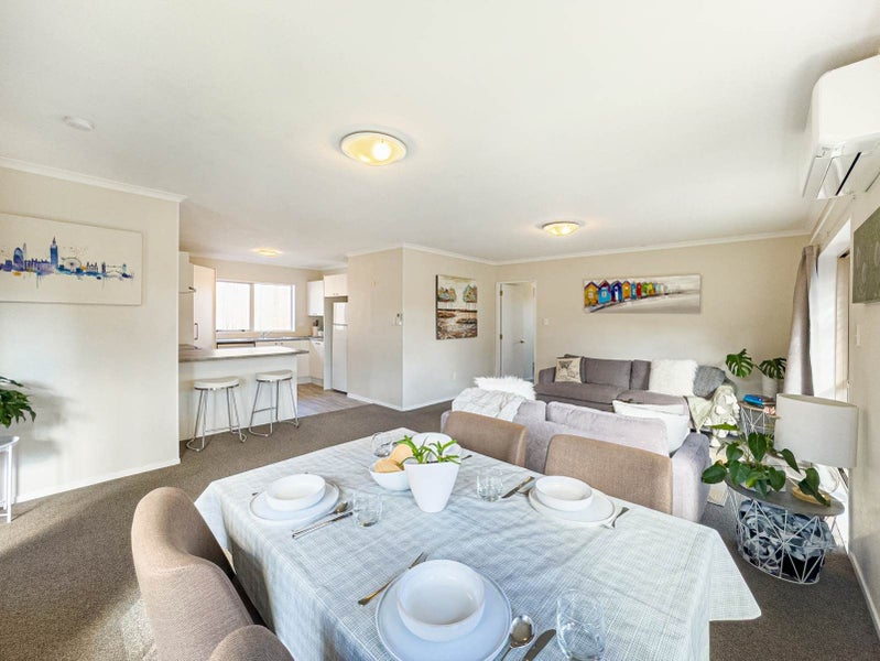 8 Edingale Court, Flat Bush, Auckland - Carousel 2