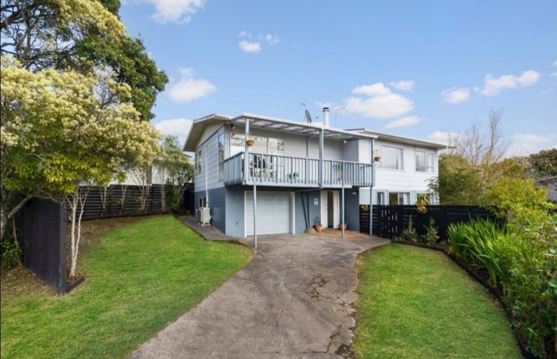 43 Reynella Drive, Massey, Auckland - Carousel 1