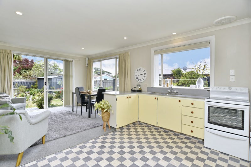 12 Cottonwood Street, Parklands, Christchurch - Carousel 2