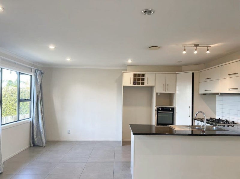 16 Holland Road, Hillcrest, Auckland - Carousel 2
