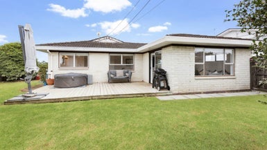 83A Matipo Road, Te Atatu Peninsula, Auckland - Carousel 1