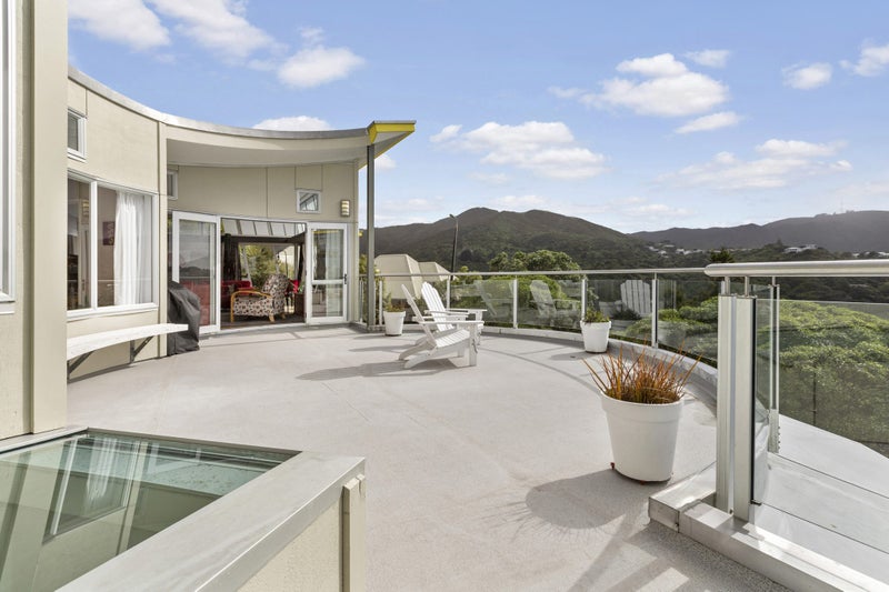 5 Cavalry Close, Crofton Downs, Wellington - Carousel 1