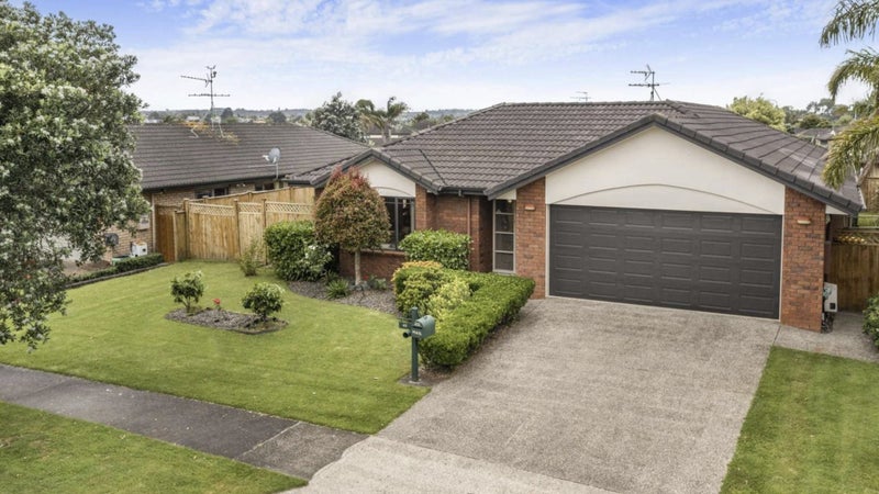 45 Blackwood Drive, Wattle Downs, Auckland - Carousel 1