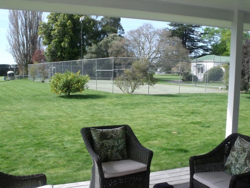 90 Main Road, Kamo - Carousel 2