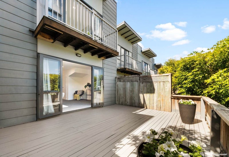 24/8 Soljak Place, Mount Albert, Auckland - Carousel 1