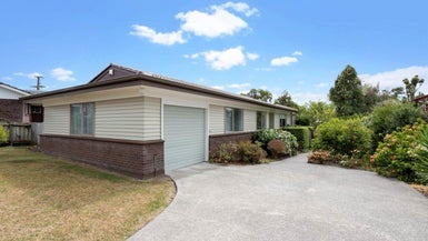 4 Fitzwater Place, Henderson, Auckland - Carousel 1