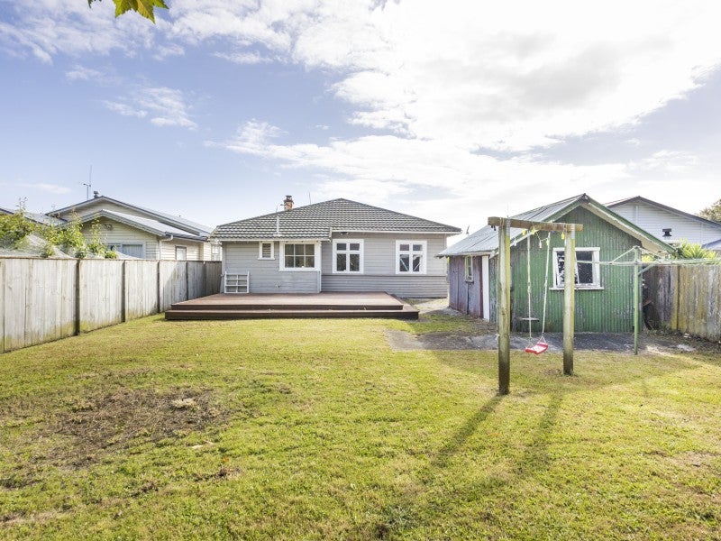 20 Shamrock Street, Takaro, Palmerston North - Carousel 12