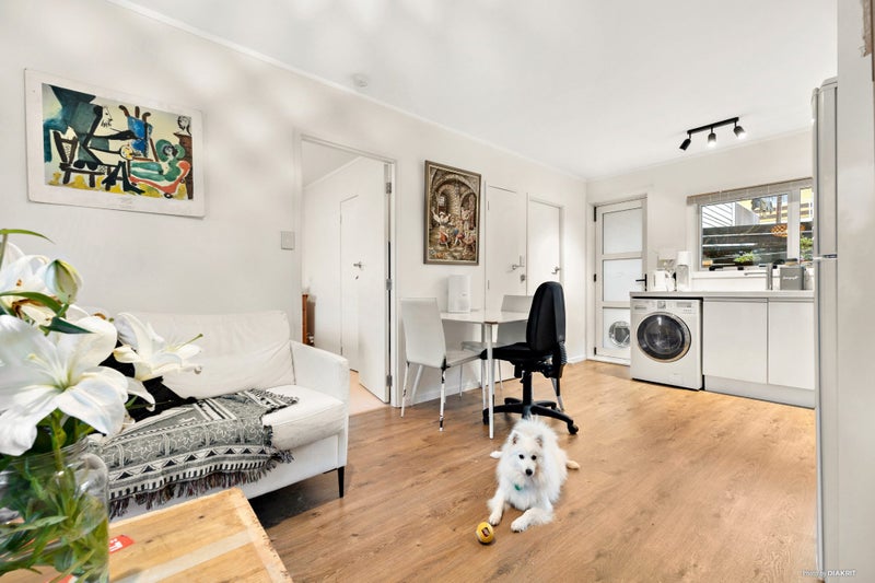 3/11 Kingsway Avenue, Sandringham, Auckland - Carousel 1