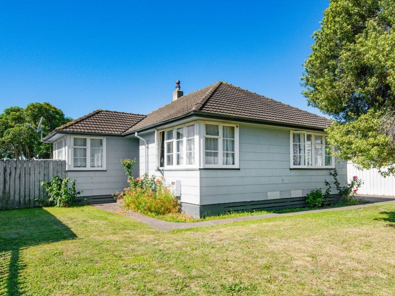 1016 Hood Street, Mayfair, Hastings - Carousel 1