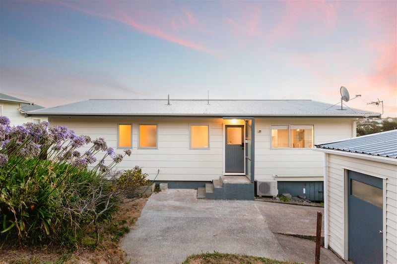 38 Omapere Street, Whitby, Porirua - Carousel 26