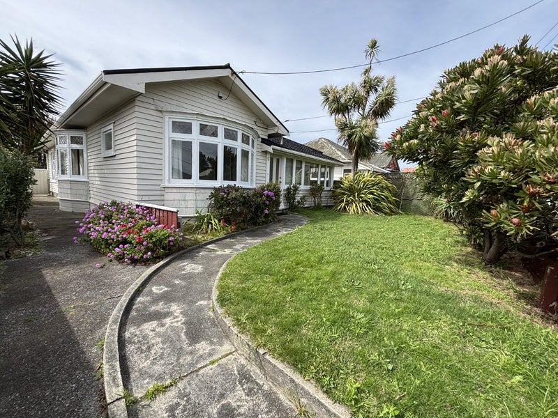 38 Kauri Street, Miramar, Wellington - Carousel 1