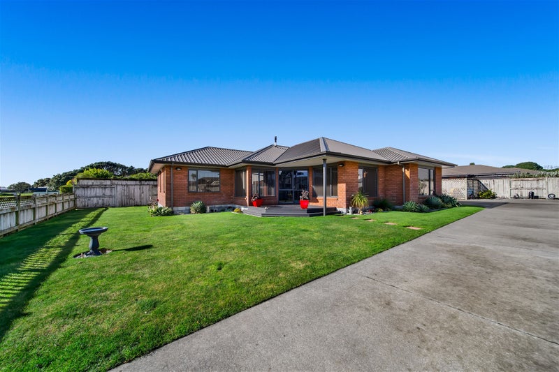 12 Dolphin Parade, Bell Block, New Plymouth - Carousel 1