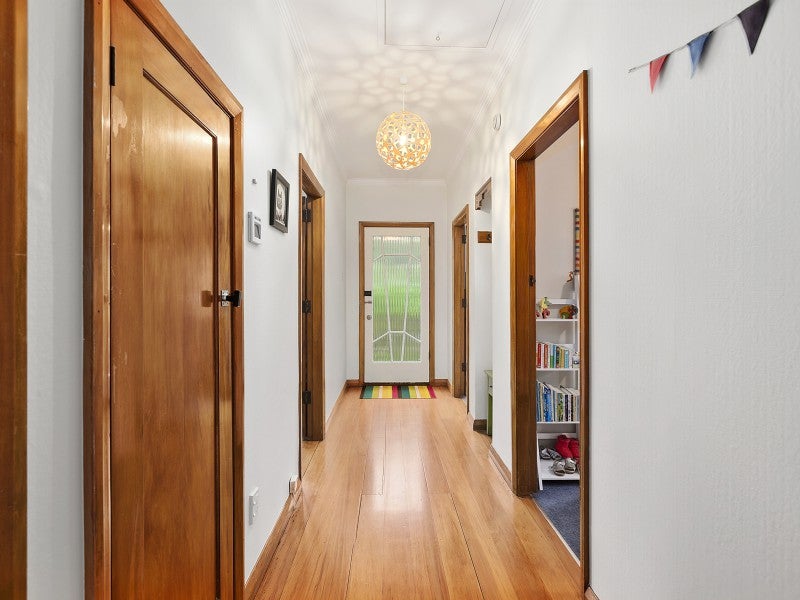 6 Omar Street, Khandallah, Wellington - Carousel 2