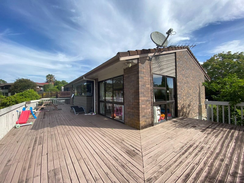 16 Glenshee Place, Highland Park, Auckland - Carousel 15