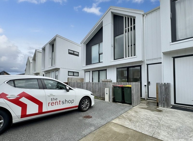 14 Porowha Road, Westgate, Auckland - Carousel 1