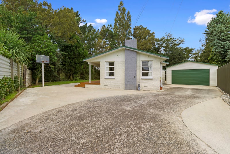 9 Parkdale Place, Glenview, Hamilton - Carousel 1
