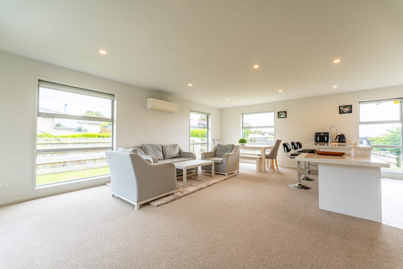 2 Grosvenor Grange, Gleniti, Timaru - Carousel 2