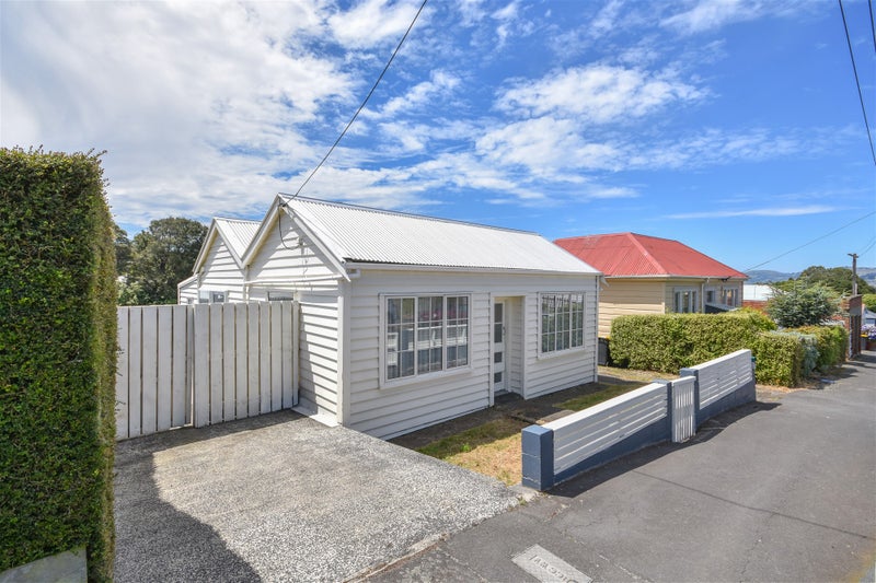 32 Meadow Street, Mornington, Dunedin - Carousel 1