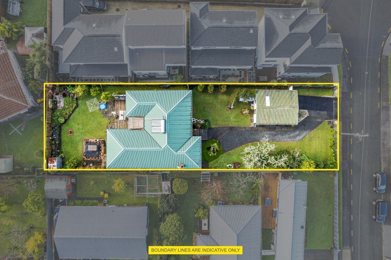 14 Adriatic Avenue, Henderson, Auckland - Carousel 1
