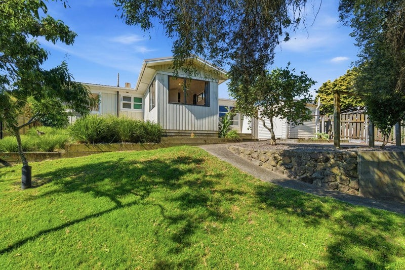 684 Papamoa Beach Road, Papamoa Beach, Papamoa - Carousel 2