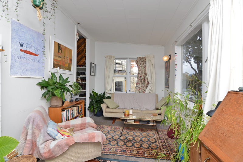 10 Claremont Grove, Mount Victoria, Wellington - Carousel 2