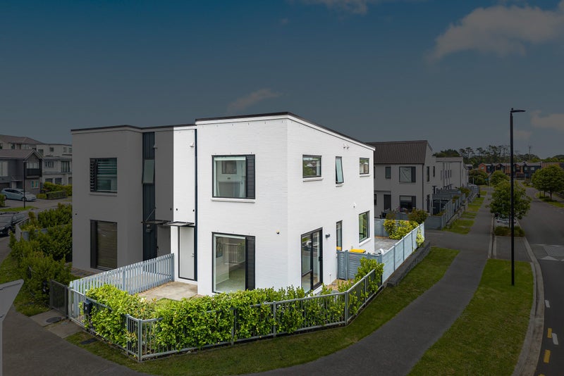 38 Roundel Crescent, Whenuapai, Auckland - Carousel 1