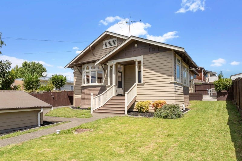 14A Admiral Beatty Avenue, Mount Roskill, Auckland - Carousel 1