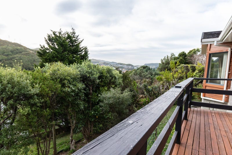 8A Furlong Crescent, Churton Park, Wellington - Carousel 21