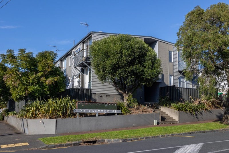 7/90 Crummer Road, Grey Lynn, Auckland - Carousel 1