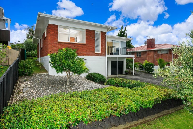 14 Welland Place, Hillcrest, Auckland - Carousel 1