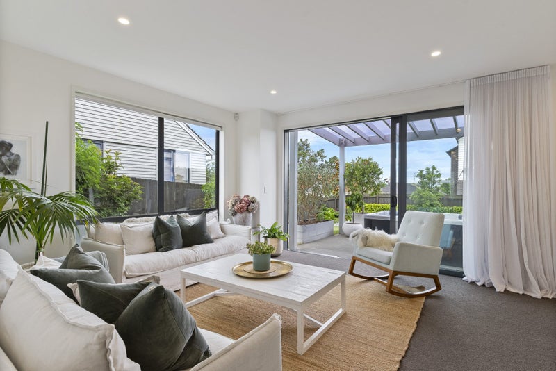 19A Castledine Crescent, Glen Innes, Auckland - Carousel 2