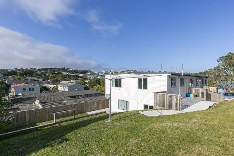 1/10 Stewart Drive, Newlands, Wellington - Carousel 12