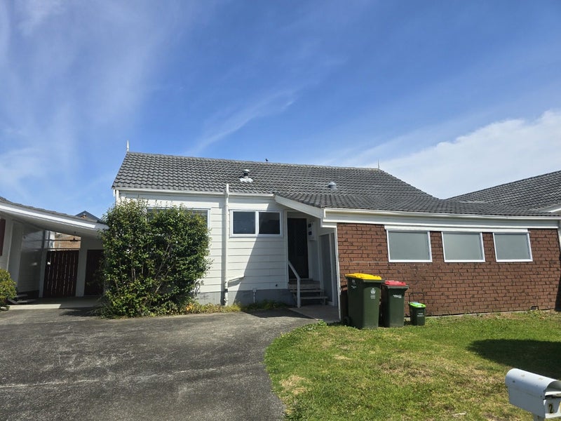 2/1 Tomintoul Place, Highland Park, Auckland - Carousel 1