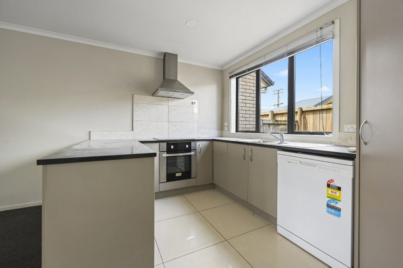 6/202 Old Farm Road, Hamilton East, Hamilton - Carousel 2